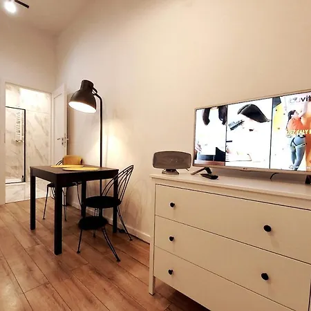 Skawińska Street Apt-2